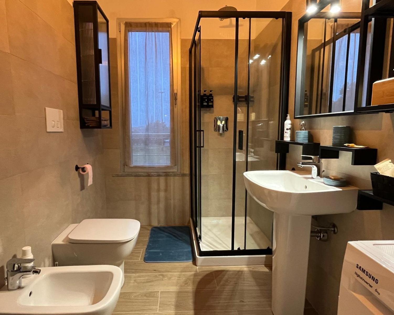 Boutique House La Fenice П'яченца Екстер'єр фото
